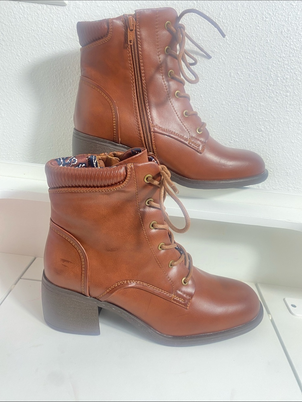 BareTraps Cognac Lace-Up Ankle Boot Size 9.5 - Picture 4 of 16